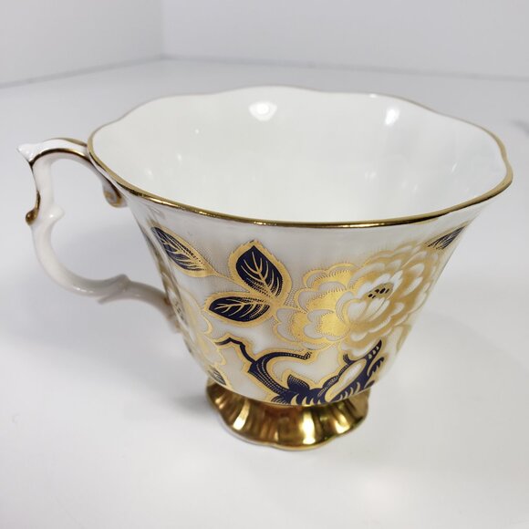 Royal Albert Vintage China Gold Trim Tea Cup Saucer, Excellent Condition - Picture 7 of 9
